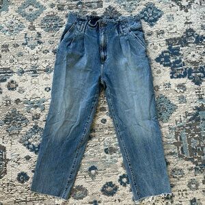 Abercrombie & Fitch Mom jean